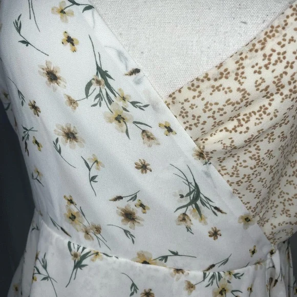 Floral Cross Front Peplum Blouse With Adjustable Straps - Picture 6 of 6